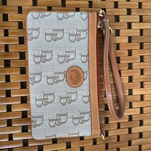 Dooney & Bourke